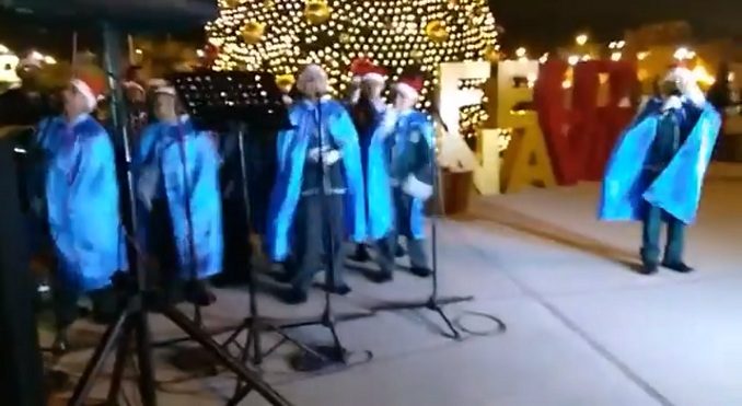 prensa la eskina callao encienden luz arbol navidad