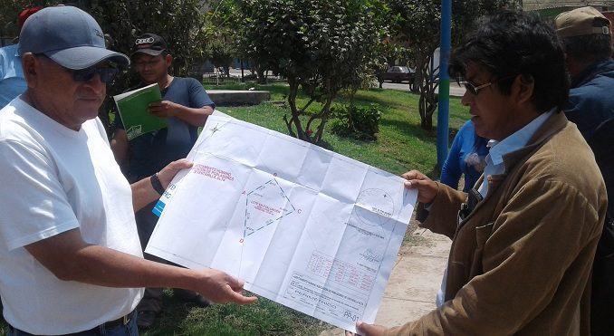 prensa la eskina terreno para ventanilla Alta comisaria}